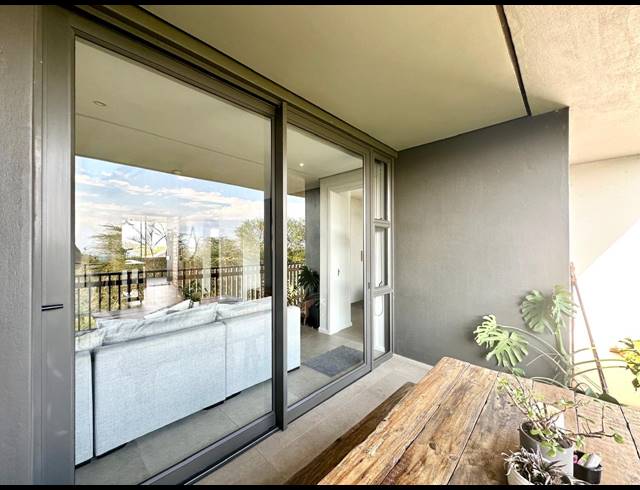 2 BEDROOM APARTMENT FOR SALE IN SHEFFIELD BEACH